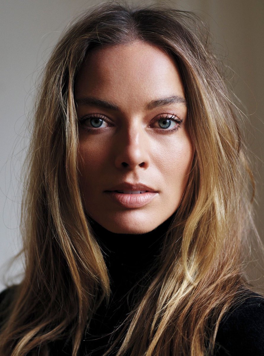 _filmcrave's tweet photo. Happy 36th birthday to Margot Robbie! https://t.co/2hywgrM7Jk