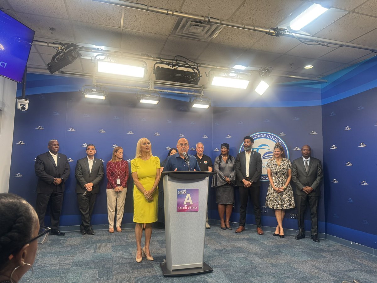 MDCPSNorth's tweet photo. 🎉 Congratulations to the three NRO schools that earned an A School Grade from the State of Florida for the first time— Dr. Robert B Ingram Elem., North Dade Middle & North Miami Beach Senior. This milestone reflects the dedication of their students, educators, staff, and families. Your hard work is making a lasting impact. We are #NROProud! ⭐📚 @ndthunderbirds @DrRobertBIngram @NMBHigh