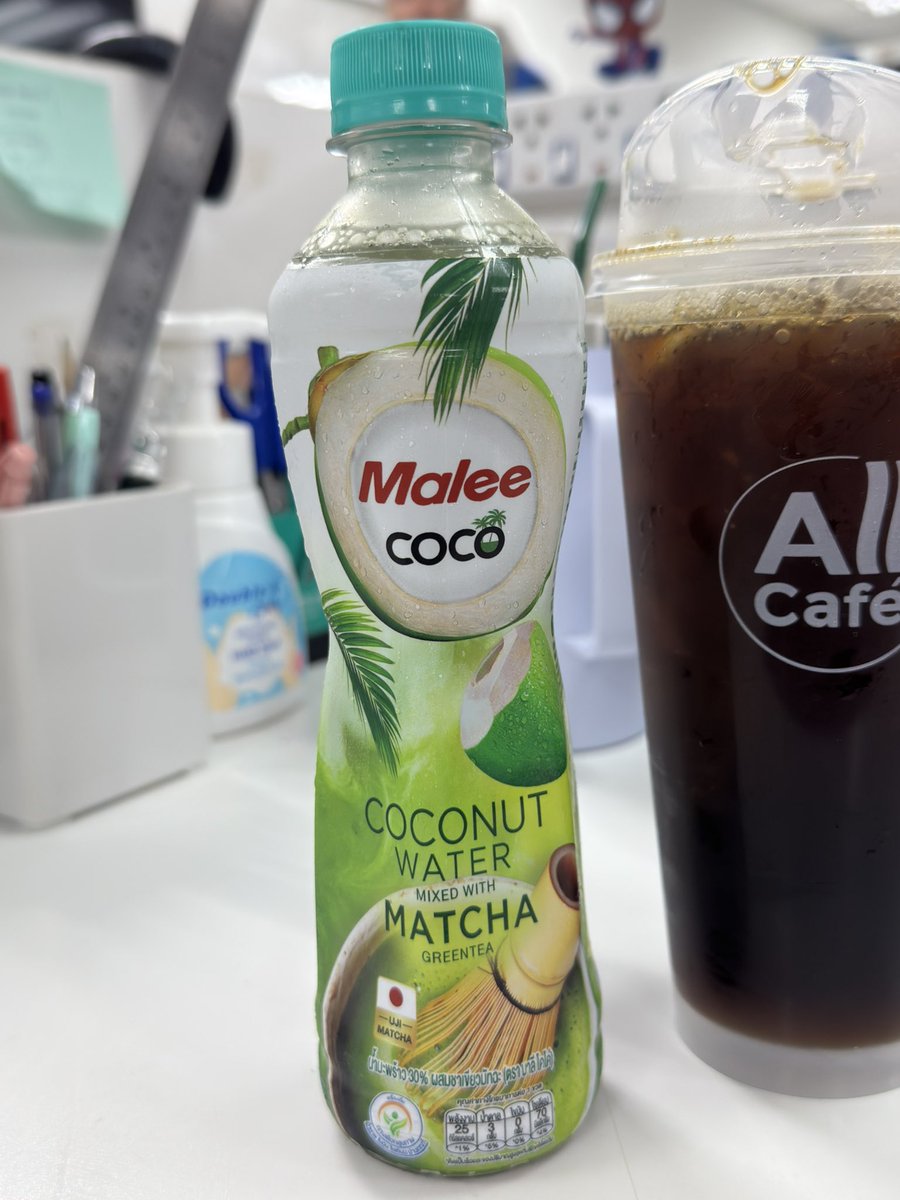im_sernz's tweet photo. เพิ่งเข้าวงการ 

 ☕️อเมกาโน่ + 🥥 น้ำมะพร้าว

น้ำมะพร้าวยี่ห้อไหนดีครับ?

วันนี้เลือก Malee เพราะน้ำตาลน้อยสุด 😂 https://t.co/NjayGKQvKU