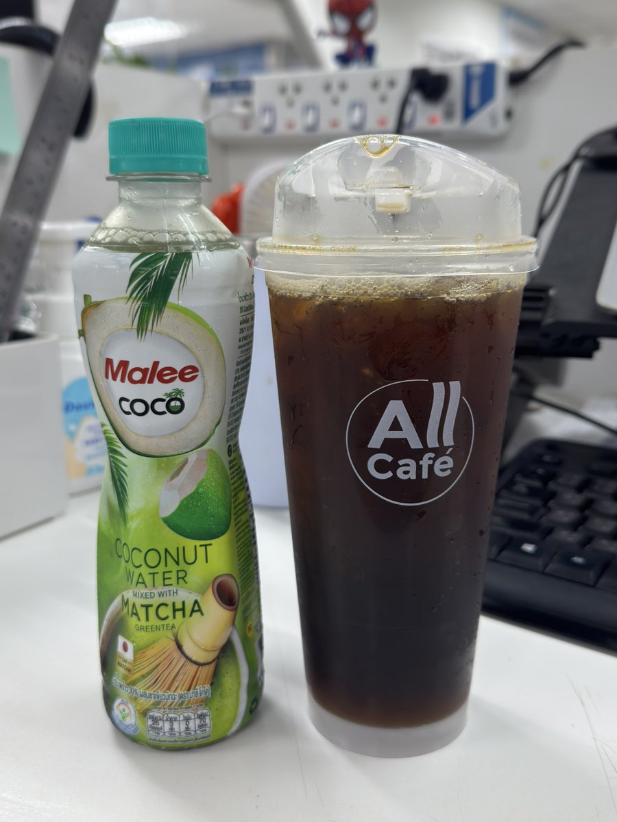 im_sernz's tweet photo. เพิ่งเข้าวงการ 

 ☕️อเมกาโน่ + 🥥 น้ำมะพร้าว

น้ำมะพร้าวยี่ห้อไหนดีครับ?

วันนี้เลือก Malee เพราะน้ำตาลน้อยสุด 😂 https://t.co/NjayGKQvKU