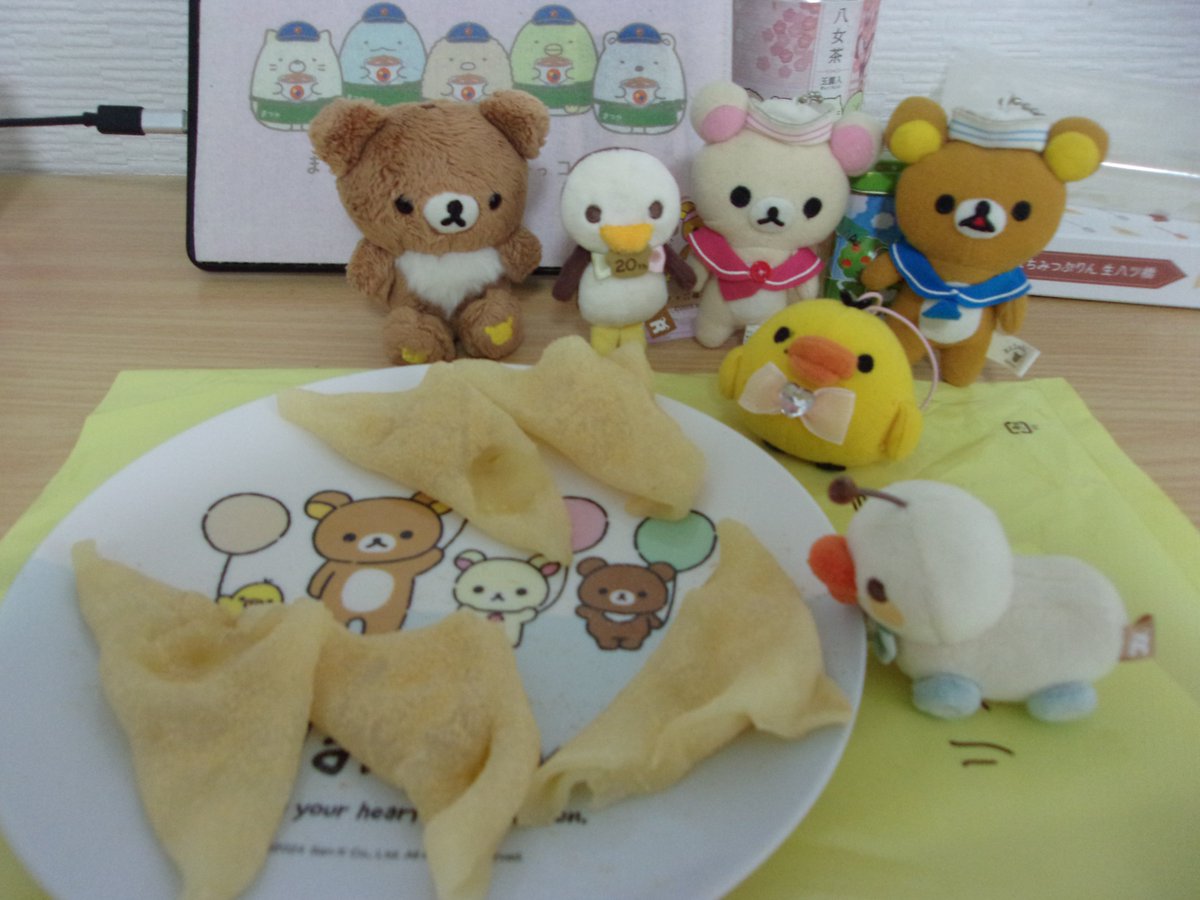 dollondodom's tweet photo. スイーツま🐻🐻142話🍯和菓子を打つ🍡🍵嵐山茶房の銘菓「とろーり🍯はちみつ🍮ぷりん生八ッ橋」です🌸京都の代表銘菓「八ッ橋」を買うなら🍵嵐山りらっくま茶房🐻です。今後は⛄札幌🏯名古屋⛩広島🍜福岡とこぐまちゃん達の🍯探検が続きますね。 https://t.co/ibj9UM05WA