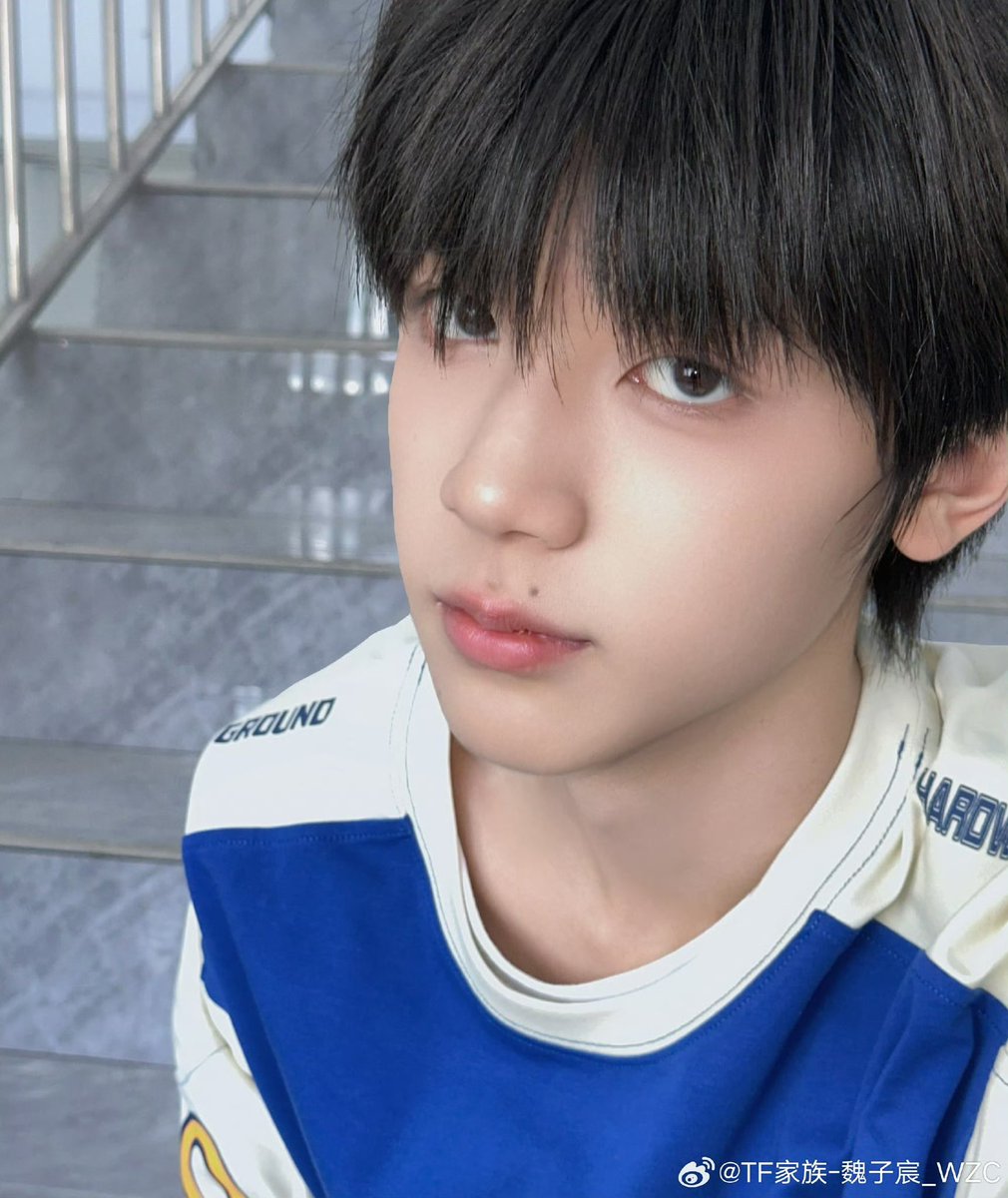 WEIZICHENTH's tweet photo. TF家族-魏子宸_WZC  𝘸𝘦𝘪𝘣𝘰 𝘶𝘱𝘥𝘢𝘵𝘦  ˖ ྀི  | 2026.07.01

( 2/2 )

  “  ช่วงนี้ปักกิ่งอากาศแห้งมาก ผมชอบอากาศแบบนี้นะ ขอให้ทุกคนเอนจอยกับอากาศดี ๆ และชีวิตที่มีความสุขในสถานที่ที่ตัวเองอยู่นะครับบ ”

🌠 ：https://t.co/3yxteS1kSc
🩵 — #魏子宸 #weizichen #เว่ยจื่อเฉิน #TF家族 https://t.co/weq9wrmybD