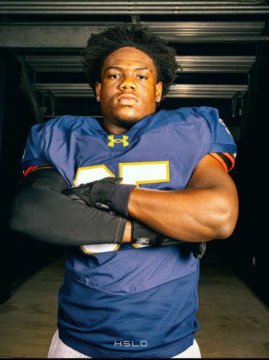 MSR_Ohio's tweet photo. ETHAN KIMMONS - DE - TOLEDO ST JOHNS HS - 2028 Class. A DE now. A disrupter. Good initial quickness. Flexibilty. Good redirect, needs to get better. Angry hands- gets off blocks. Gets to the QB. Pass rush is strength. Explosive power. 6'1-may have to move down. MSR- Maybe LB. Like potential.