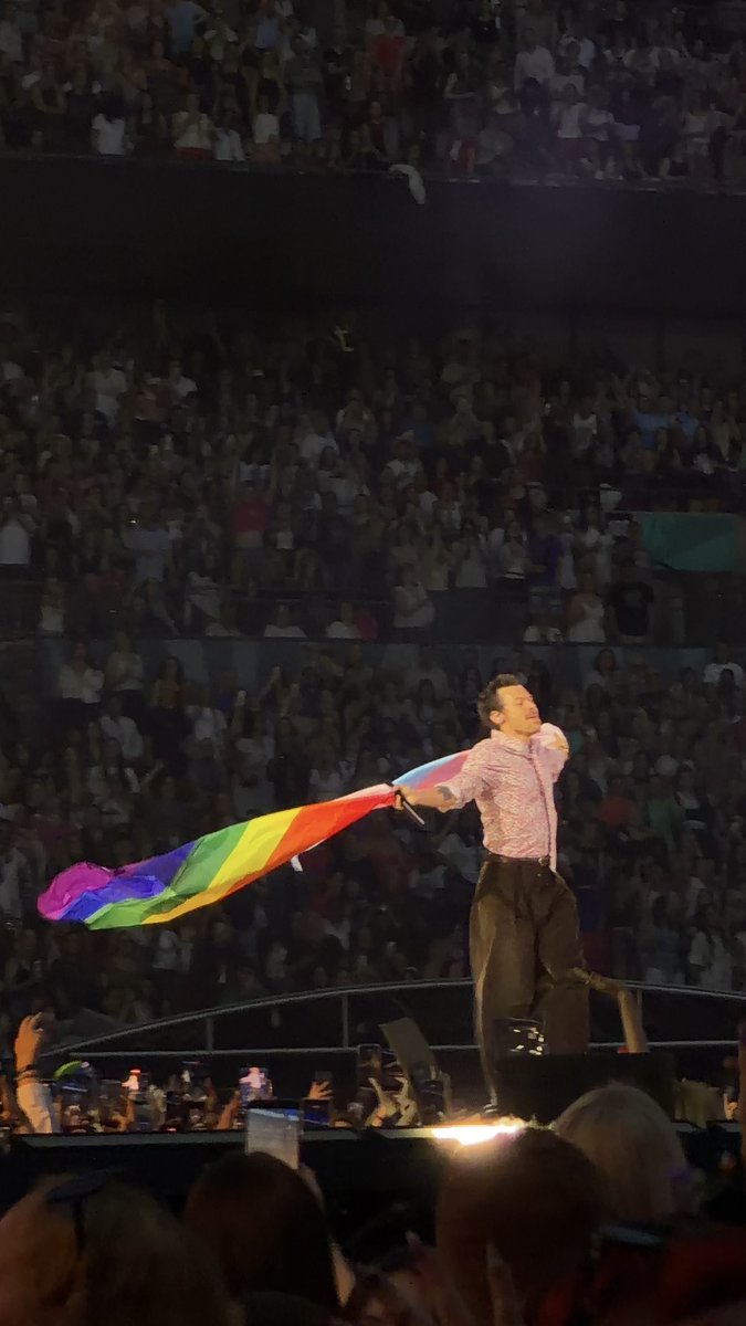 HarryStylcsxx's tweet photo. https://t.co/mwqYtsX1cI