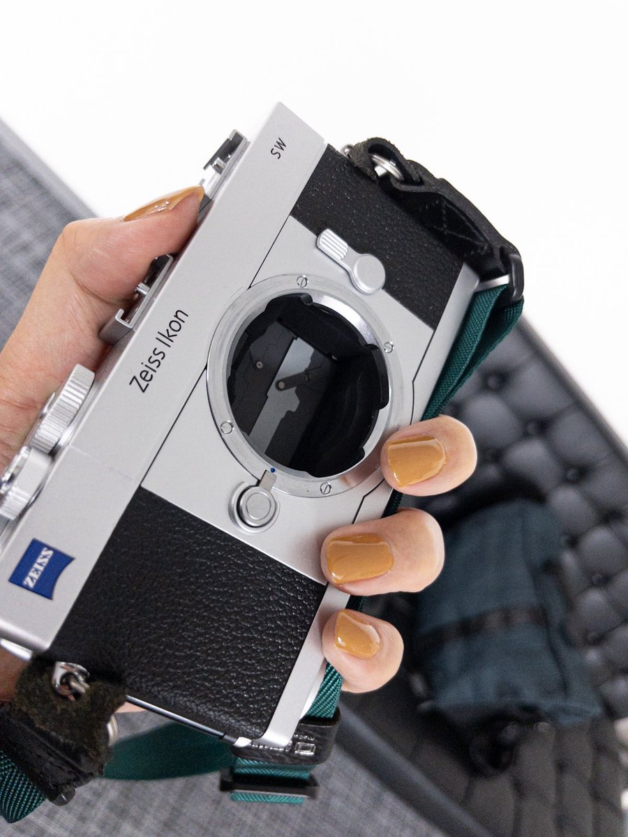 xlispxvr's tweet photo. 35mmのフィルムカメラはこれとNikon NewFM2だけになったわ…
あっリコーのオートハーフもある^^ https://t.co/WDrp358jRs