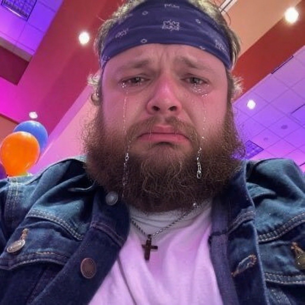 RRMroyrogers's tweet photo. @ogtattedmoney96 Why you bothering others online? Is fat boy upset he’s still fat asf? Cry harder fat fuck. https://t.co/DQUsXx2ICG