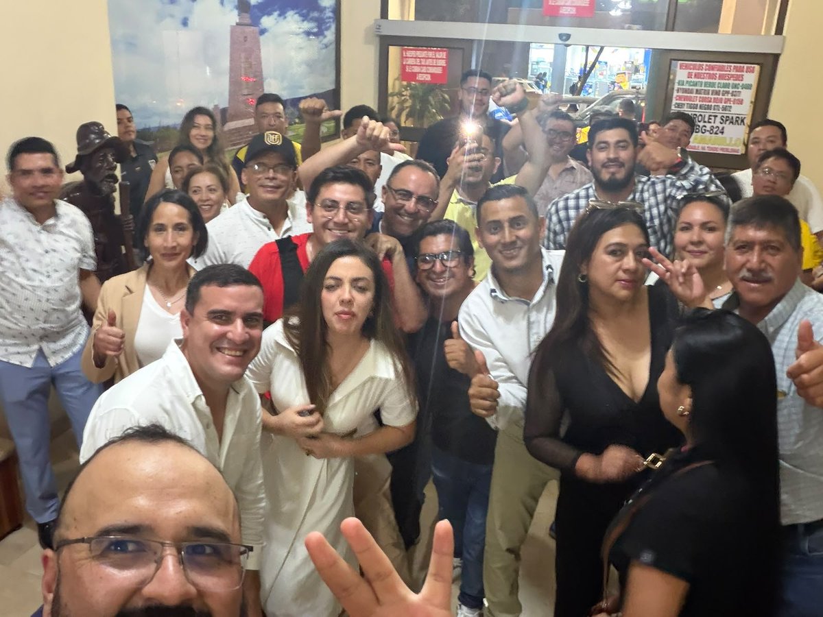 jota_real's tweet photo. Felicitaciones a David López por su elección como Presidente Nacional del Movimiento Ruta.

Desde Pastaza como Director Provincial de RETO, ratificamos nuestro compromiso de trabajar con unidad, liderazgo y convicción para fortalecer nuestro MOVIMIENTO https://t.co/NEBUNgKmCX