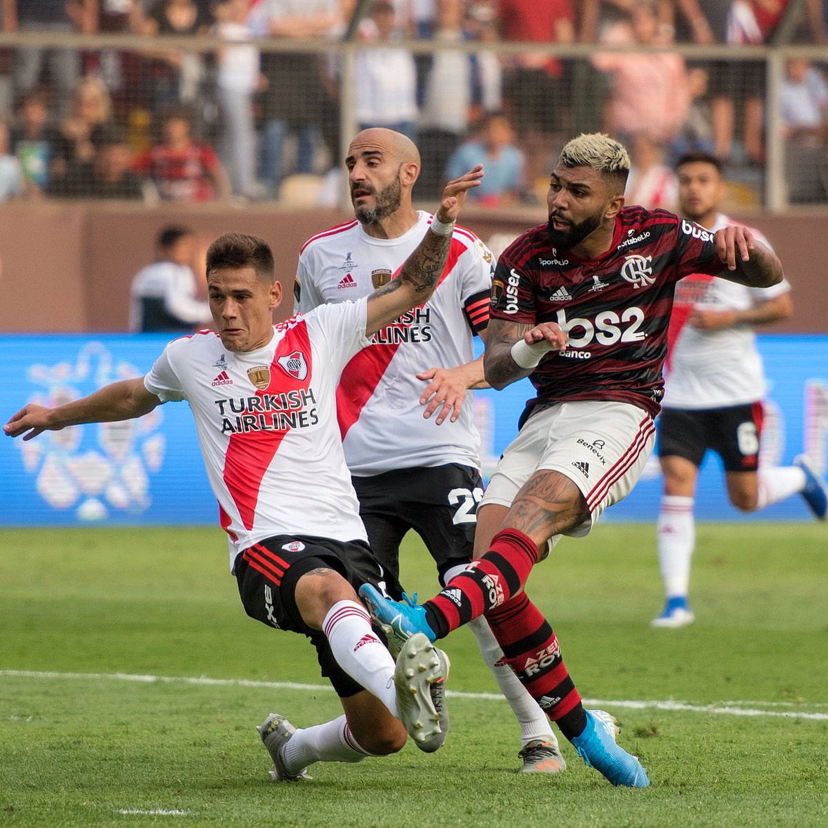 delmirojunior's tweet photo. 03 de julho, às 15h30, Flamengo x River Plate com transmissão pela Sportv 2, GE TV e Premiere
08 de julho, às 16h30, Flamengo x Lausanne-Sport, com exibição na Sportv, GE TV e Premiere
11 de julho, às 15h30, Flamengo x Benfica, com transmissão nas 3 emissoras.
📷 @delmirojunior https://t.co/vvWYp6zPOz