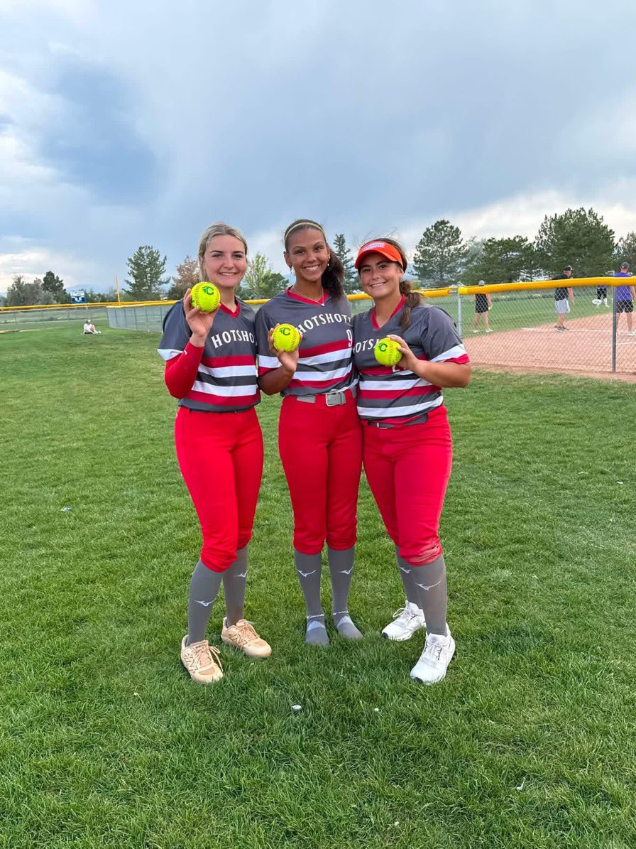 CharlieB_Kyle's tweet photo. Hotshots started off the Sparkler hot these past two days!!

 @KenzieTemp09 @AddiJones2027 @lakelyn25 @triplecrownspts @ExtraInningSB @GeauxPrepsSWLA @MaxPreps @LineDsoftball https://t.co/OnmIplPMTg