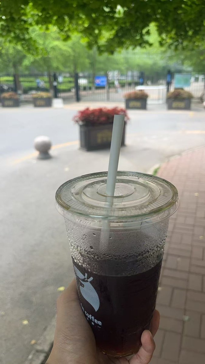 0xCharlie___'s tweet photo. Beautiful days start with a cup of Americano. https://t.co/UU8uGVgzL1