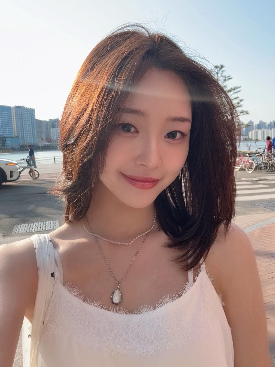 ATiny_WayZenNi_'s tweet photo. Happy Yujeong Day June 14, 2004 #LeeYujeong #lightsum #sumit #kpop #idol #singer #happyYujeongday https://t.co/6CQfCYW12a