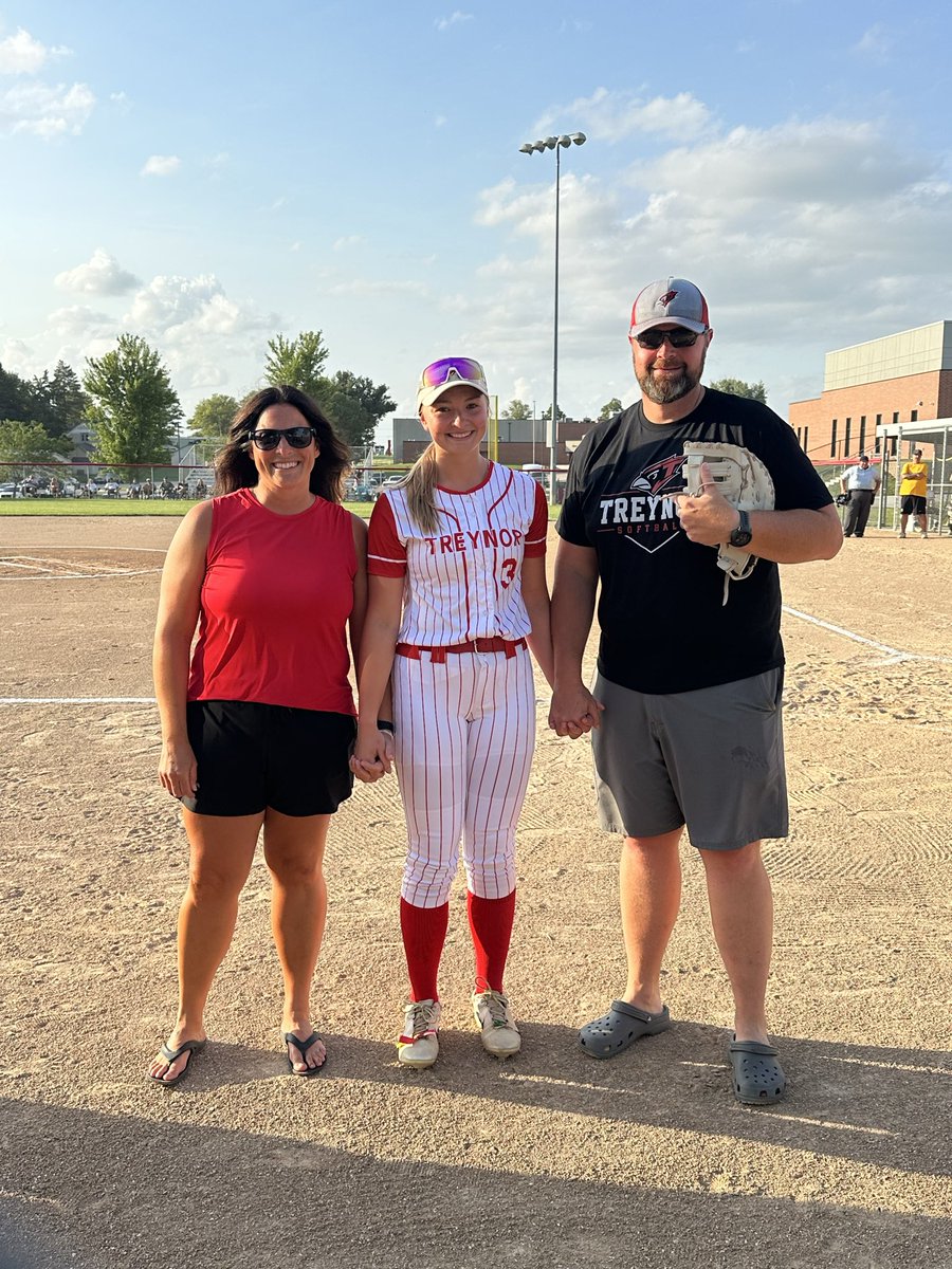 TreynorNation's tweet photo. What an incredible group of seniors! Thank you for everything you have done and continue to do for our Softball program 🥎 Father-daughter first pitch to close out our last regular season game! https://t.co/4UUWsh4C2K