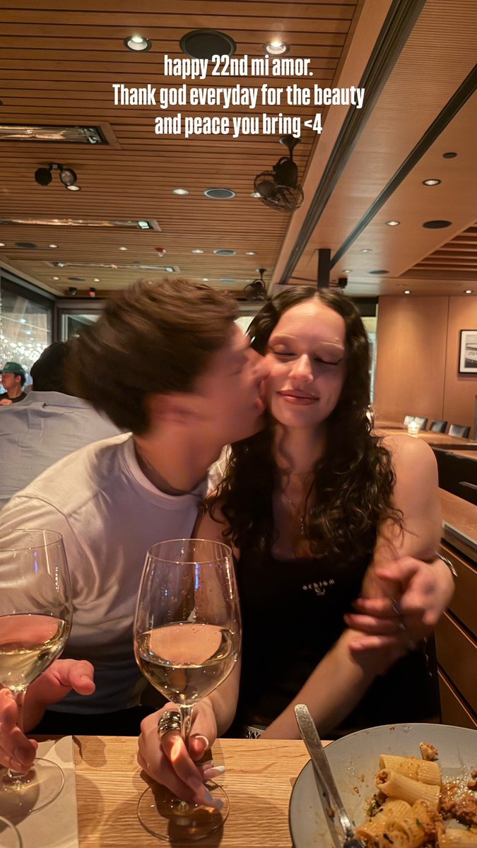 DanielaBrazil_'s tweet photo. 📸 | 01.07.26 Atualização do Jonah David no Instagram com a Daniela!
"Felliz 22 anos, meu amor
Agradeço a deus todos os dias pela beleza e paz que você me traz <4"
DANI’S FEELING 22
#AllLoveForDani
#FelizCumpleDani
#DaniDay https://t.co/thFLY64yYx