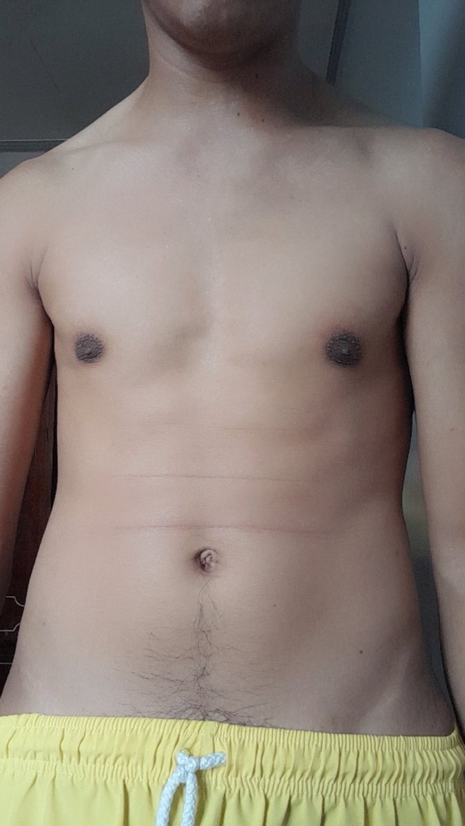 Emasakk's tweet photo. Body check,,,it's lossing the muscles, I need to wok out again...hayssss
#homeworkout
#elyu https://t.co/GBJi9reEpb