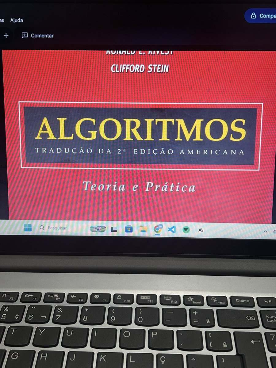 lovdenji's tweet photo. tenho esses dois livros de algoritmos no meu drive e tô em dúvida do qual ler primeiro https://t.co/B0ifozcBXI