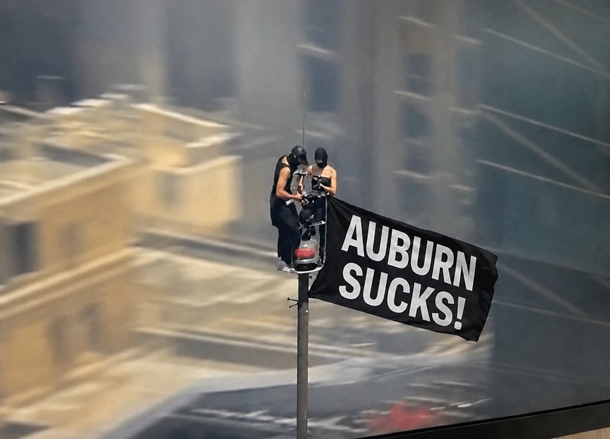 TheAuburnJokes's tweet photo. If they did this they wouldn’t have gotten arrested. https://t.co/43hM8AfAla