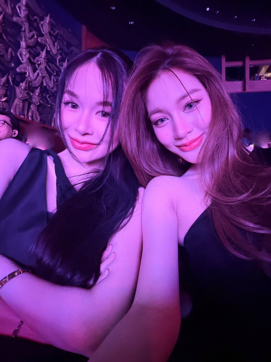 phinyanech's tweet photo. 💜 @nurdesoraya  #LoveMomentAwards2026
#TheViralHitsTKNurLoveMomentAwards
#TKNur #TKphinyanech #nurdesoraya
#TheViralHits https://t.co/pIbeAye4V1