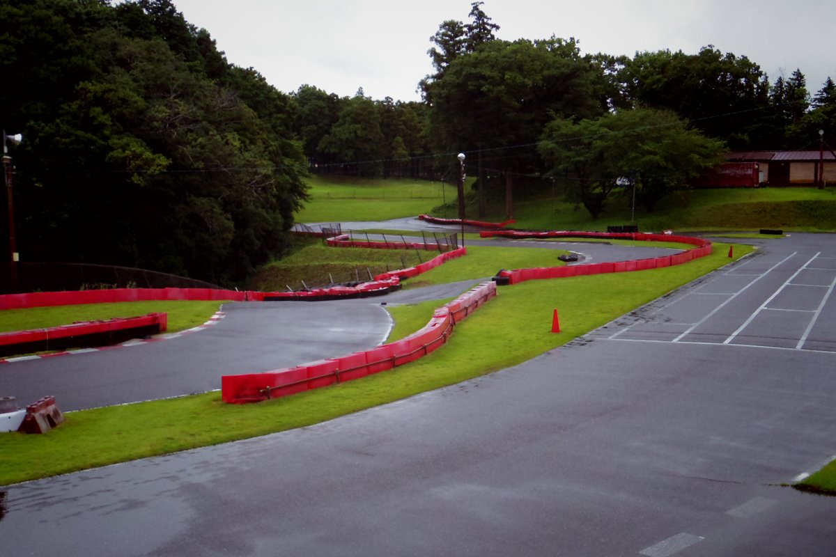 neospeedpark's tweet photo. おはようございます！！
まもなく11：00～OPENです♪ (走行終了は18：30) 
終日、一般走行可(*'ω'*) 
木曜は各回数券に＋１回のおまけが付きます 
本日ご来場の際、雨具、着替え、タオル等のご持参をお勧めします('◇')ゞ
皆様のご来場お待ちしております☆彡 
※走行時は長袖(アームカバー可)、長ズボン、運動靴になりますのでご用意お忘れなくm(__)m #ネオスピードパーク #サーキット #モータースポーツ #レンタルカート #レーシングカート #フォーミュラ #GT選手権 #ツーリングカー #インディーカー #NASCAR #スポーツカー #スーパーカー #自動車レース #オートバイ #バイク #オートバイレース #バイクレース #F1 #WEC #JAFGP #FIA世界耐久選手権 #スーパーフォーミュラ