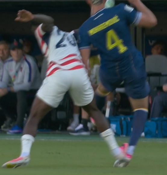 Punished_4AGE's tweet photo. If this isn't a red or a penalty then its rigged in the USA's favour https://t.co/vUM46HwLLs