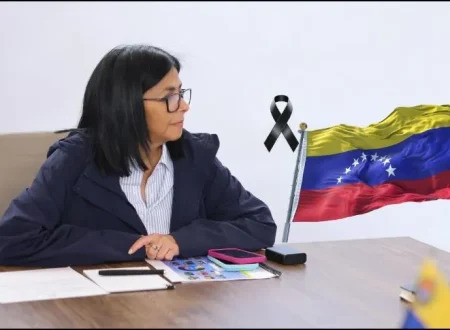 ElGallitoPoblan's tweet photo. #Venezuela declara luto nacional tras terremotos que dejaron casi 2 mil muertos

https://t.co/i2AUL23Lfw https://t.co/kuumpqW9K1