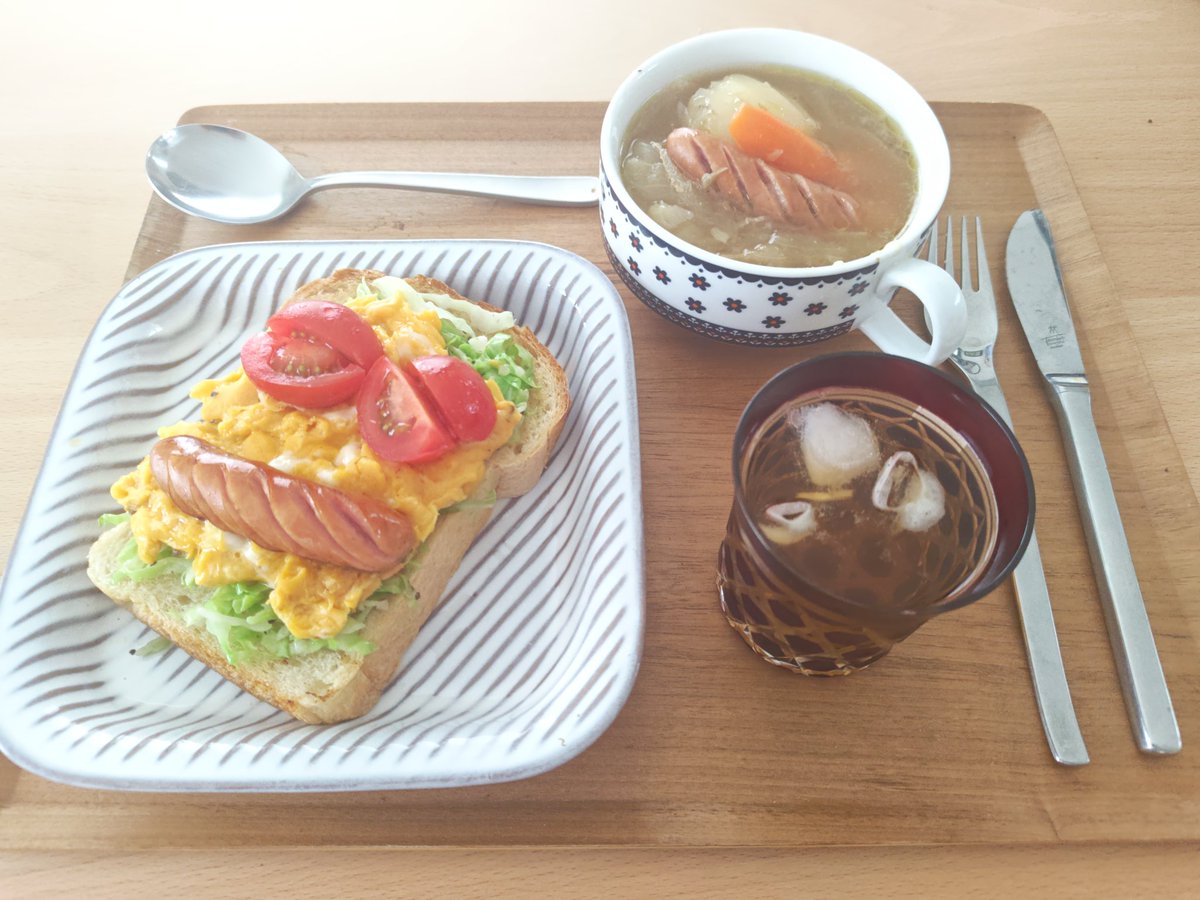 oluha0610's tweet photo. おはようございます☔
今朝のエグトー🥚🍞ぶちゃいく😁
#おうちごはん #キッチンごっこ #homemadecooking #kitchenplay https://t.co/tWiur3hsh9