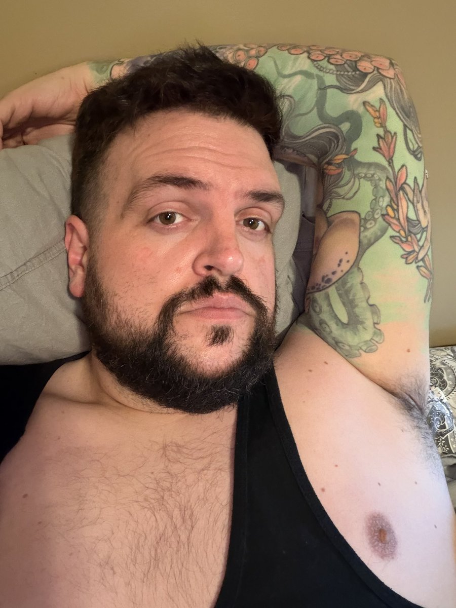 tiredbogwitch's tweet photo. Nip looked good https://t.co/4UKYaoEiSm
