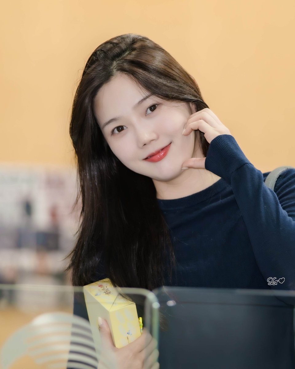 SG_love_OMG's tweet photo. 260701 효정의 볼륨을 높여요
7월에도 쩡디와 함께🥰
📻🎙🎶🎵

#효정 #OHMYGIRL #오마이걸 #Hyojung #볼륨을_높여요 https://t.co/8xdVJOfNkv
