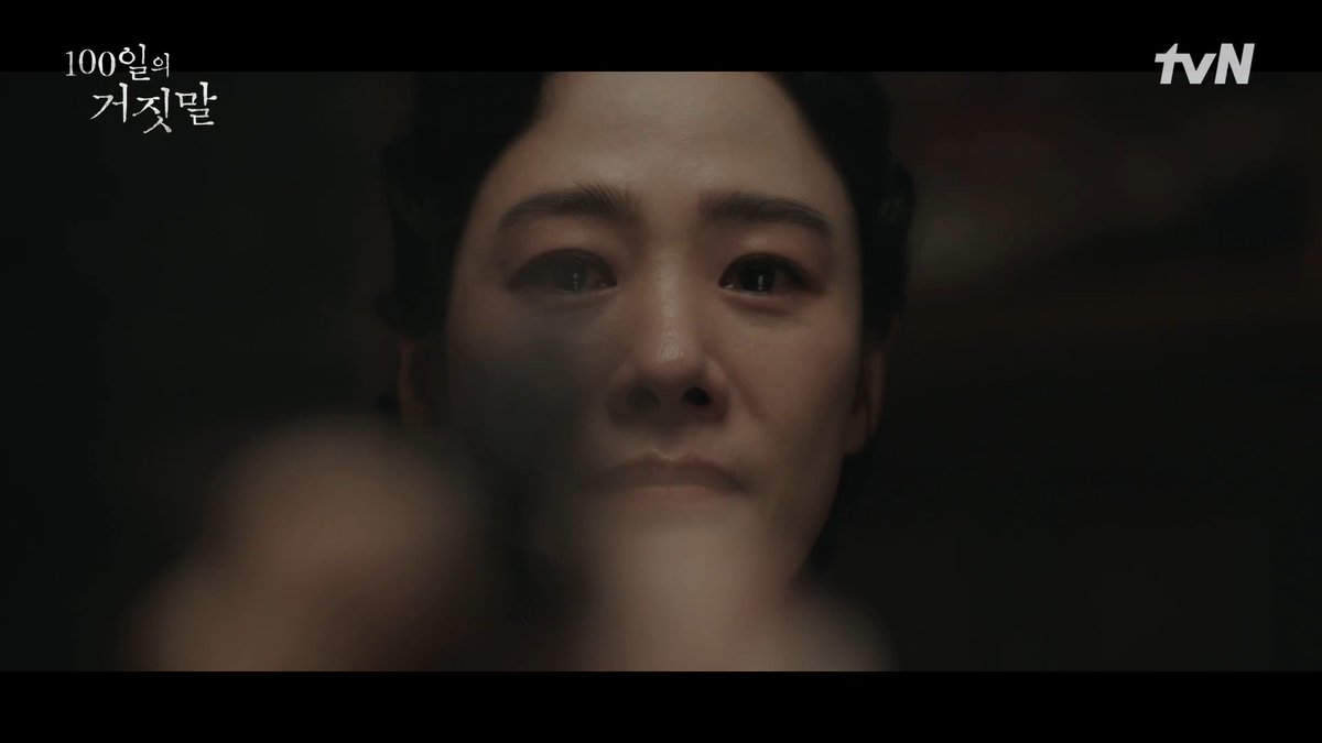 imAnghwa's tweet photo. 김유정한테 총 겨눈 사람이 김현주
이거 뭐야 눈 보면 죽이려는 눈도 아닌 것 같은데 https://t.co/V93BANLOKl