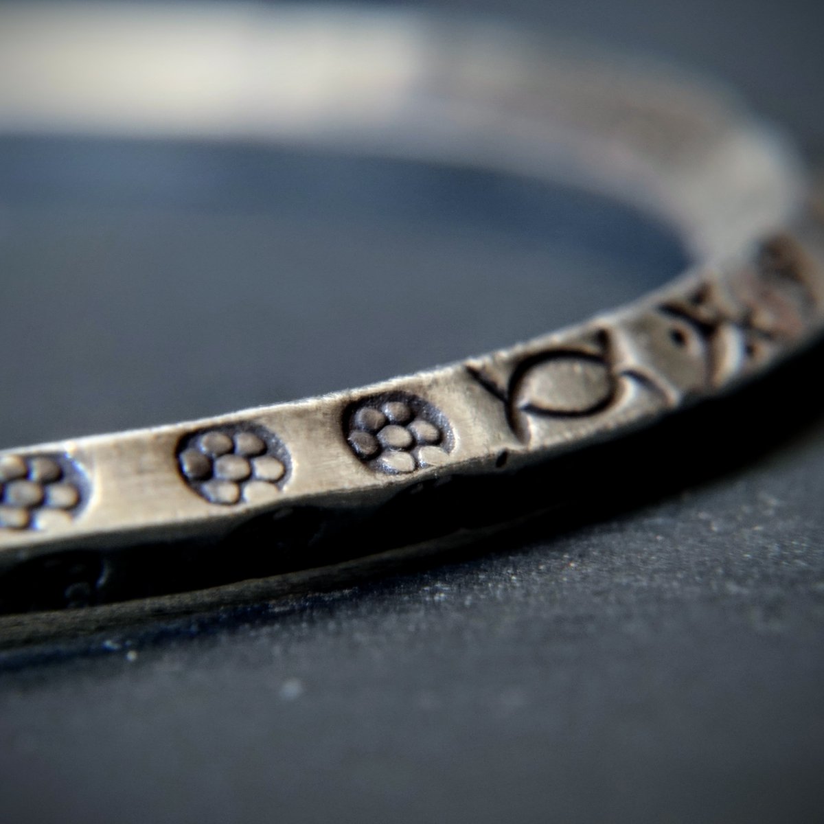 Orbit8_jp's tweet photo. カレンシルバー

925シルバーを超える純度
一点ずつハンドメイドで仕上げられた
世界に一つだけの表情 https://t.co/c6CK1wnydA
