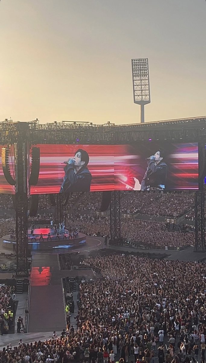 21BTSmaria's tweet photo. Brussels Day 1 
#BTS_ARİRANG https://t.co/SKiZjQC7oE