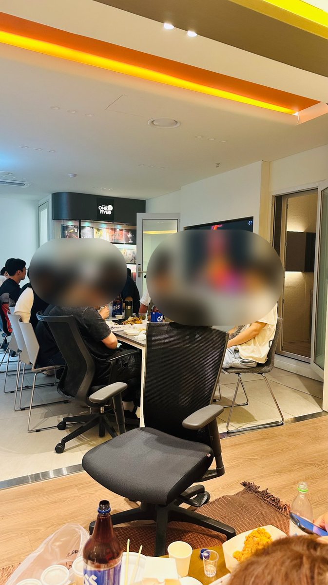 connectXIUns's tweet photo. Xiumin update on Kkannu’s IG story at OneOFive’s new studio. OneOFive is a music publishing company owned by Kkannu who is one of the producers of Interview X. Xiumin and Taeguen, his producer friend were also seen here couple months ago.

#XIUMIN #시우민 #シウミン #秀珉 https://t.co/OXpOrUheAa