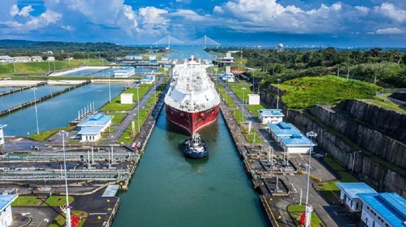 cubadebatecu's tweet photo. 🇨🇳 Trump: China intenta apoderarse del canal de Panamá y no vamos a permitirlo https://t.co/jlcSaisJwR https://t.co/dgaWYjsfA9