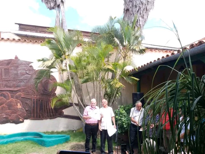Roberto196801's tweet photo. El Museo Provincial Coronel Simón Reyes Hernández,fue el escenario escogido para celebrar el Día del Historiador Cubano.En el acto se  reconoció a quienes más se destacan en la enseñanza la materia,  investigación,divulgación, preservación de la memoria histórica #LatirAvileño. https://t.co/tNjf32ehCk