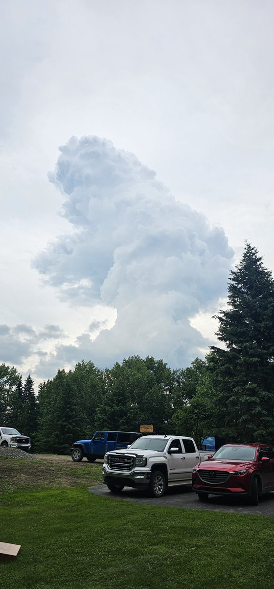 jackentay's tweet photo. Here's the cell over Villeneuve from Spring Lake. Looks like someone got nuked. https://t.co/EO8vxAt2Zv