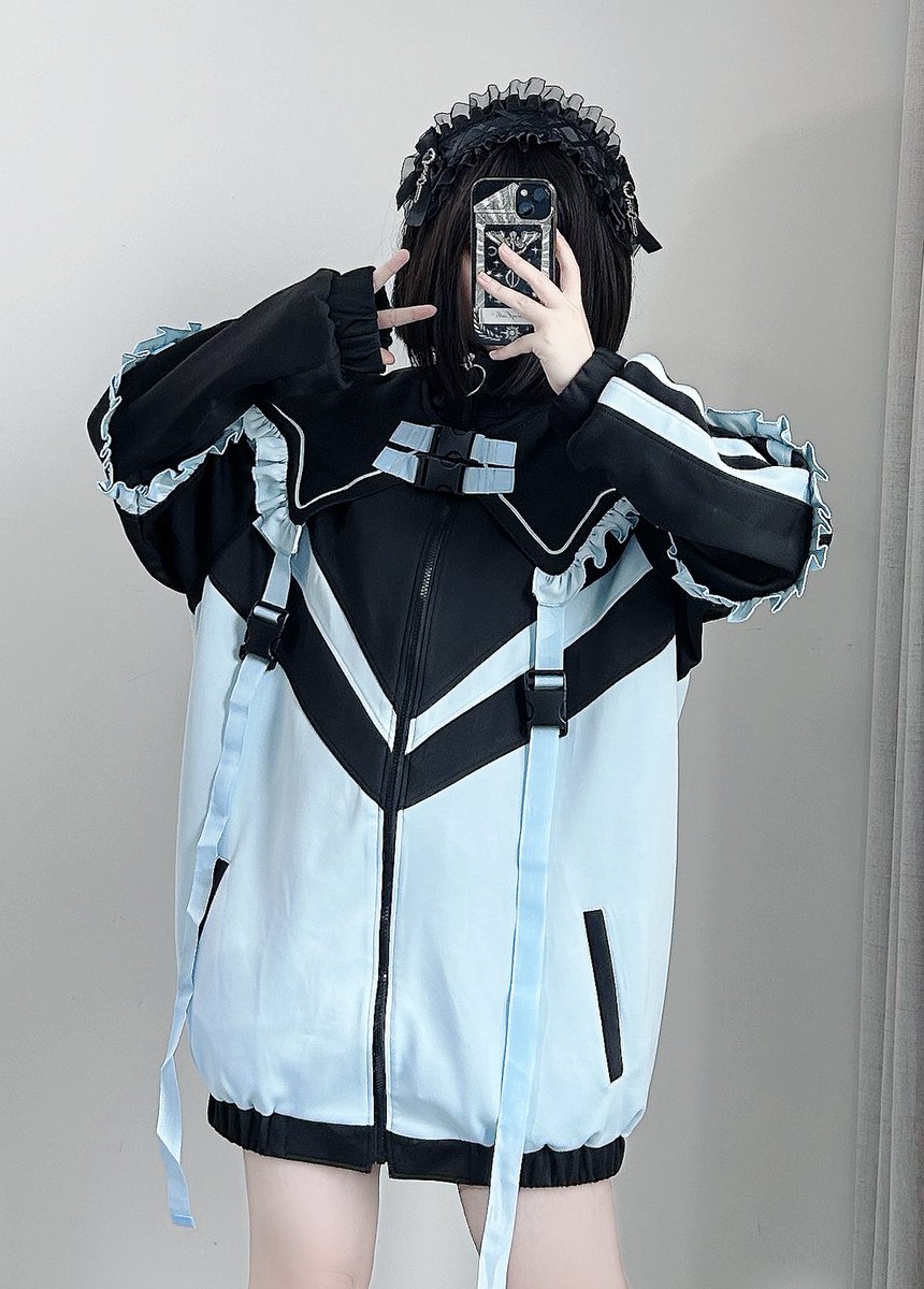 honeywardrobe07's tweet photo. Window New Arrivals π₯ Tenshi Kaiwai Color Block Jacket
π©΅ Oversized fit and a detachable collar piece bring effortless anime street vibes, while matching leg warmers complete the whole look.
Purchase link: https://t.co/i3QbAxyaJI
#TenshiKaiwai #ColorBlockJacket https://t.co/mfRlJTIhYv