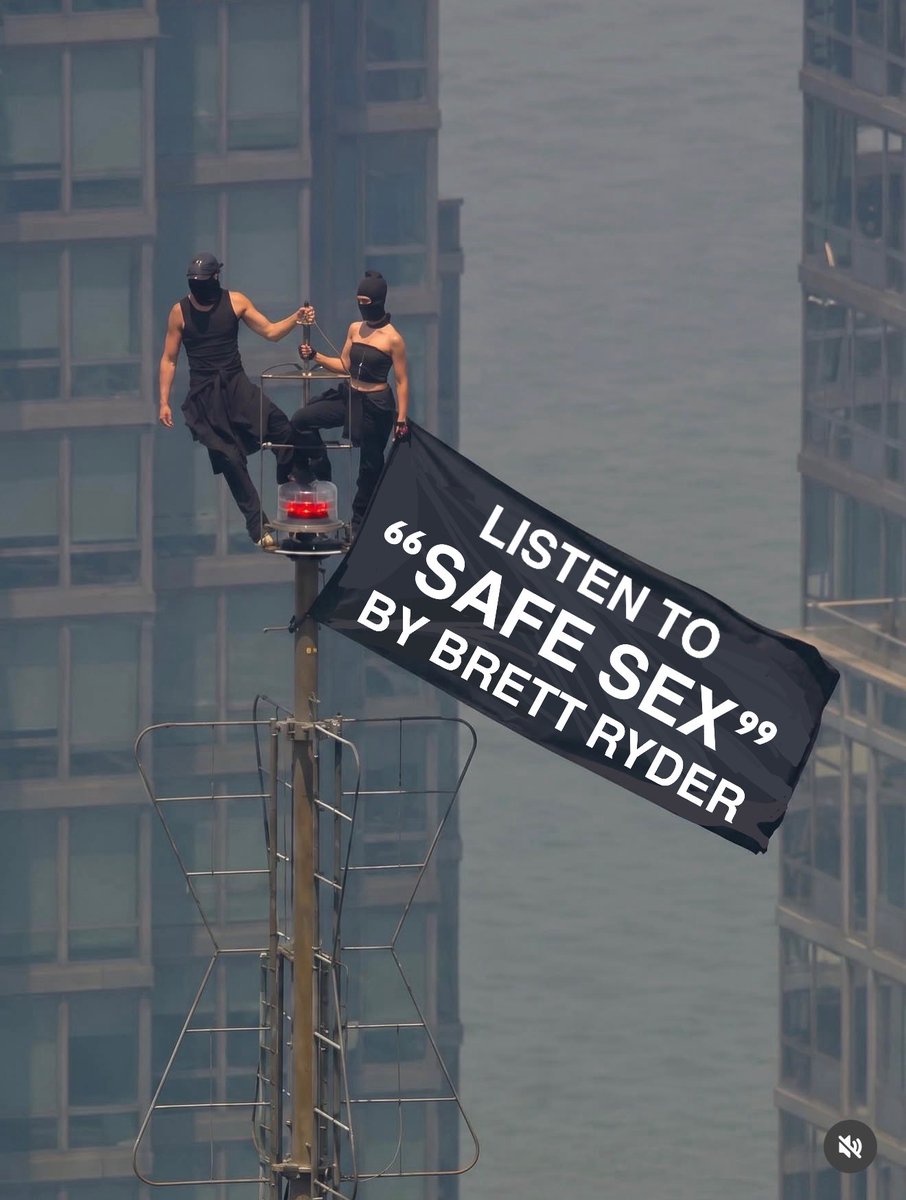 BrettRyderMusic's tweet photo. I can’t believe they really climbed to the top of the Empire State Building to advertise my new song!  Don’t let it be for nothing!  Link to listen here: https://t.co/1N9oDcn2Os https://t.co/XBwo3f2cGM