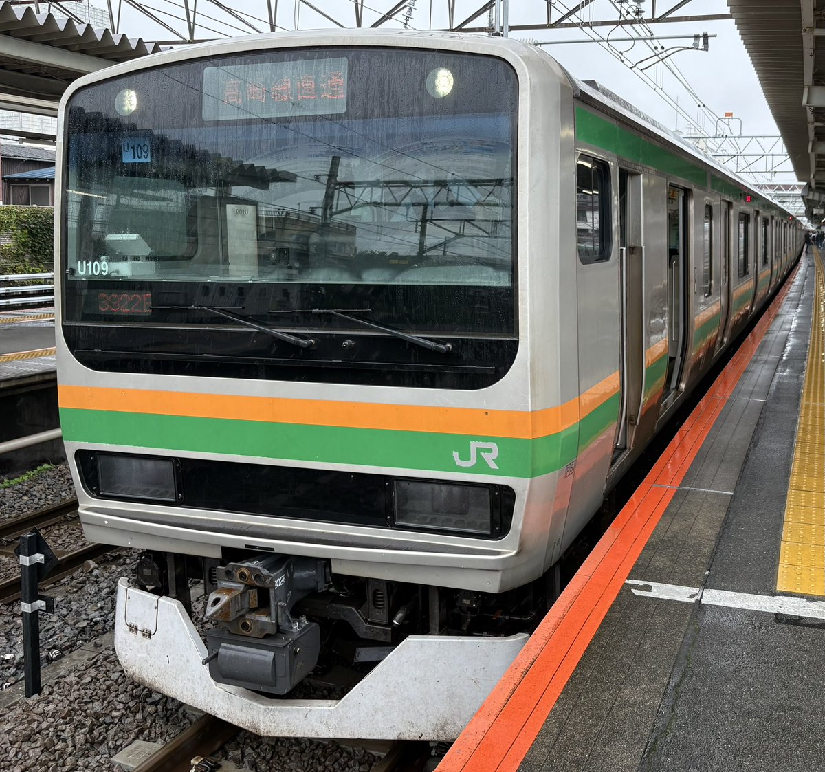 籠原駅到着 前5両(15-11号車)分割