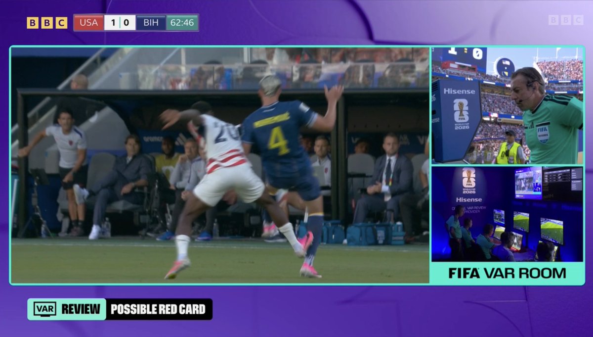TimelineCR7's tweet photo. 🚨🚨🚨

USA player Folarin Balogun sent off for this challenge.

Lionel Messi didn't even get a yellow card or a VAR Check on his challenge even though it was a clear RED.

The rules are different for Lionel Messi. https://t.co/a7YkkFHCuX