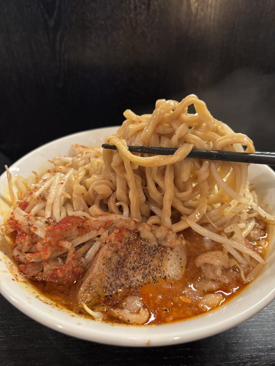 Ra_menMaruki's tweet photo. 太麺・味付け油・汁なし担々麺ございます✨

今日も気合い入れてお待ちしてます👍

がっつり食べちゃいましょ！！ https://t.co/zr1HyjTRUA