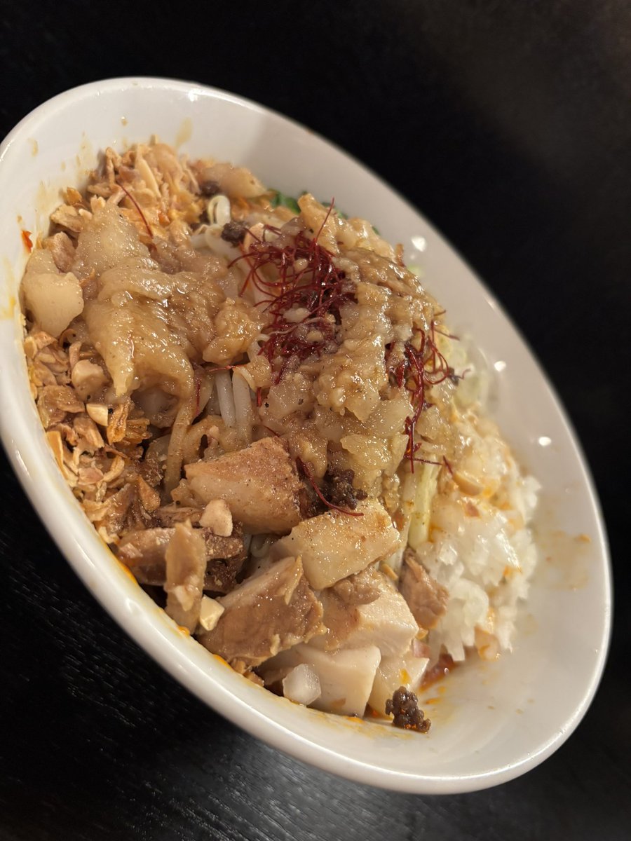 Ra_menMaruki's tweet photo. 太麺・味付け油・汁なし担々麺ございます✨

今日も気合い入れてお待ちしてます👍

がっつり食べちゃいましょ！！ https://t.co/zr1HyjTRUA