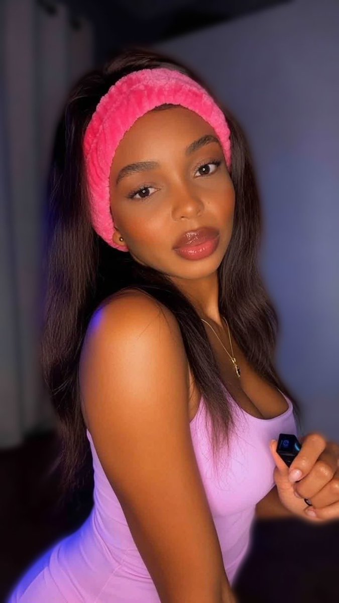 swinggoclub's tweet photo. Faz o roxinho aí! 😏🫰🏽💜
✨Conheça o https://t.co/MfkRSeTWW4 Cadastre-se agora e comece sua brincadeira.
Model- @Choccolate_skin ig @ franceli_23
#ebony #nsfwtwtًً #nsfwt #cuckhold #meioliberal #pit #nudeart #nude #fotography #bodyart #bigass #couple #single #bbs #hotwife #hotgirls