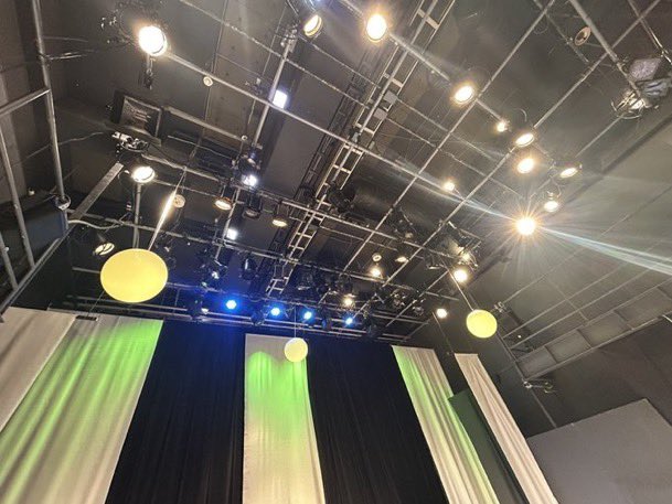 gekidan_lives's tweet photo. ☔️『宣聖リーデイズ』2日目☔️

本日は2日目！

📅7/2（木）14:00開演

⏰13:15 ロビー開場
⏰13:30 劇場開場

📅7/2（木）19:00開演

⏰18:15 ロビー開場
⏰18:30劇場開場

🎫当日券情報⭕️
両部共にご用意あります！

📸終演後は全キャスト参加のチェキ撮影あり！

⚠️受付・物販ともに【現金のみ】でのご対応となります。
あらかじめご了承ください。

お弁当スポンサーが皆様のお陰で完売致しました。たくさんの応援ありがとうございます🍱🎶

#写真は笑門福さんから拝借
#宣聖リーデイズ
#LIVES
#舞台