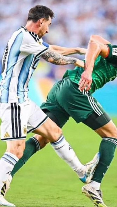 XrayPC's tweet photo. @KevOnStage Yes hes now not allowed to play the next match too.... While messi got away with this. lol. https://t.co/ZhaF6danUE