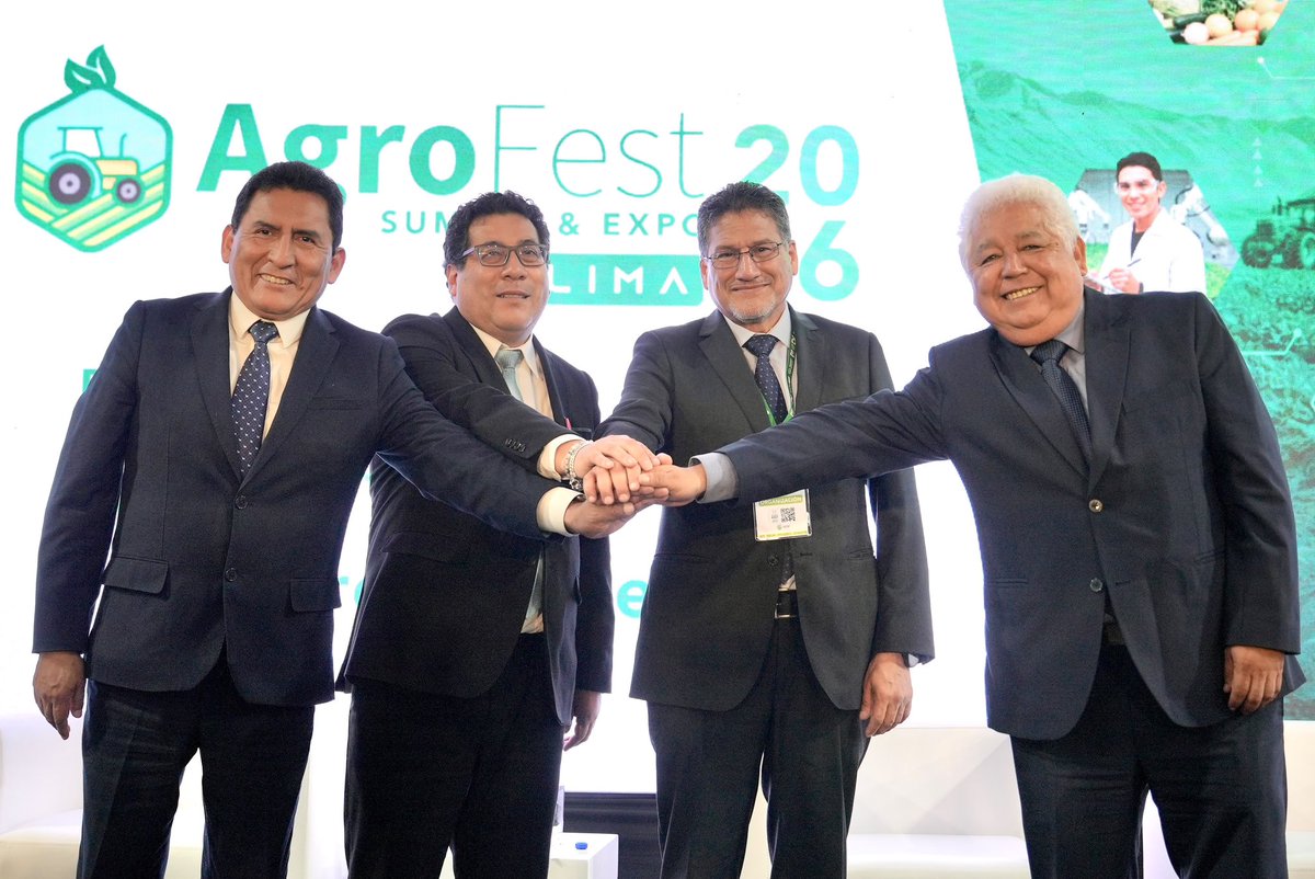 MINPRODUCCION's tweet photo. #NotaDePrensa | 🌱 Tecnología e innovación al servicio del agro peruano.
El ministro de la Producción junto a otros ministros de Estado, participó en la inauguración de Agrofest Summit & Expo 2026, organizada por Asociación de Gremios Productores Agrarios del Perú - AGAP. En el evento, el @ITPproduccion suscribió un convenio de colaboración con AGAP para fortalecer la transferencia tecnológica y la competitividad del sector agrario.
