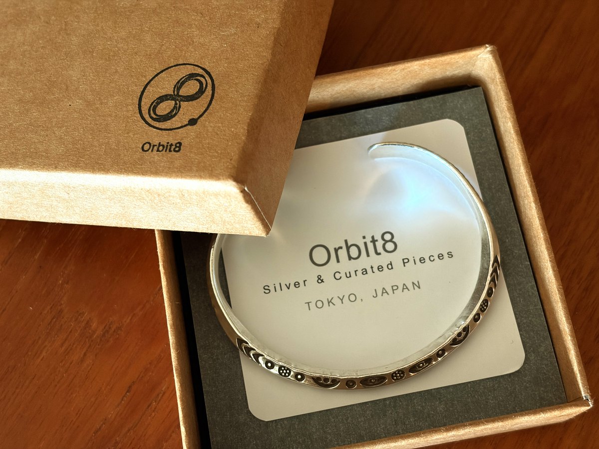 Orbit8_jp's tweet photo. カレンシルバー

925シルバーを超える純度
一点ずつハンドメイドで仕上げられた
世界に一つだけの表情 https://t.co/c6CK1wnydA