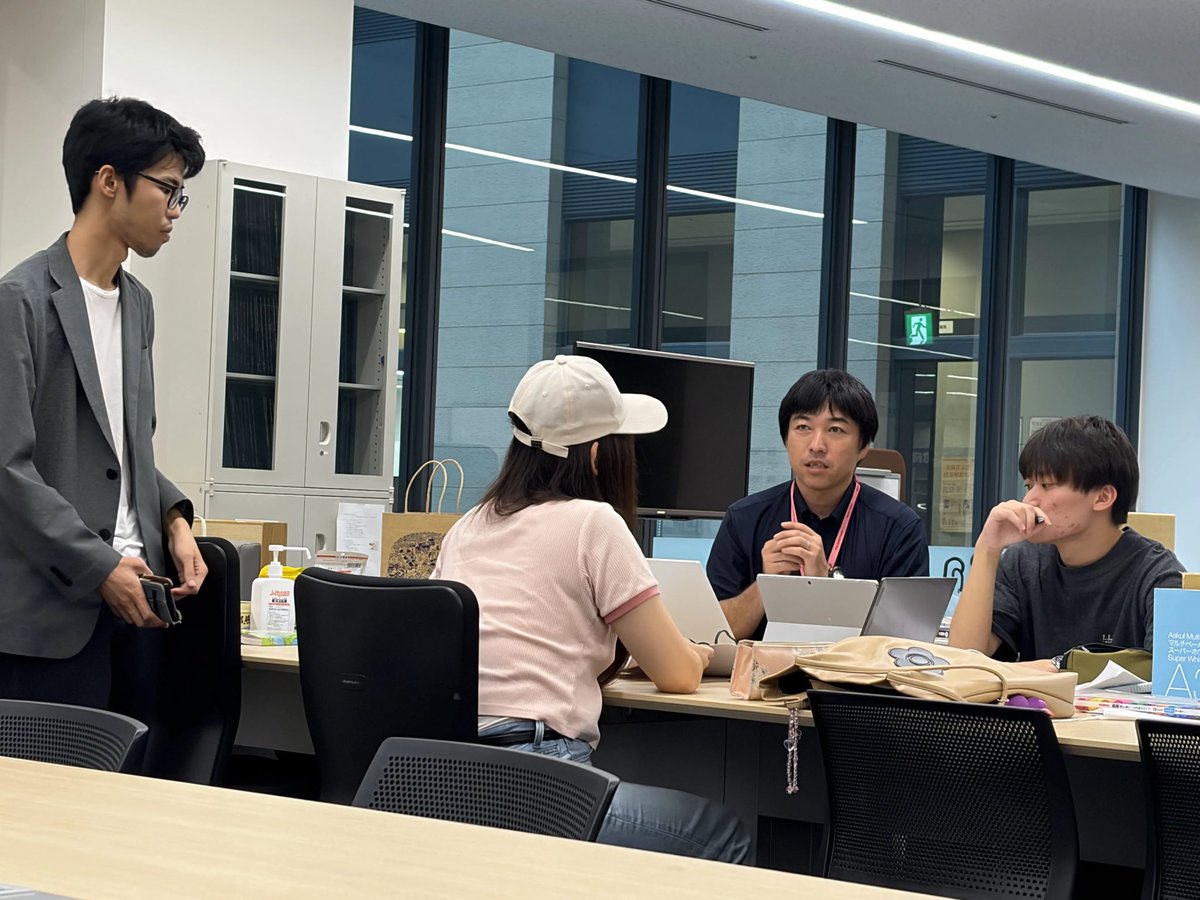 Tama_ProTeacher's tweet photo. 特別活動の模擬授業に向けて準備をしてます！
現職と相談しながら指導案や板書計画など良い授業になるように頑張ります！ https://t.co/2Jy6ExqcBg