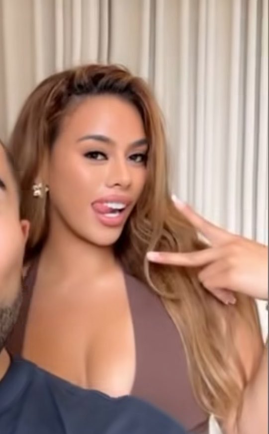 jinforhorse's tweet photo. Dinah é um sabor né pqp https://t.co/FE83CIB7lW