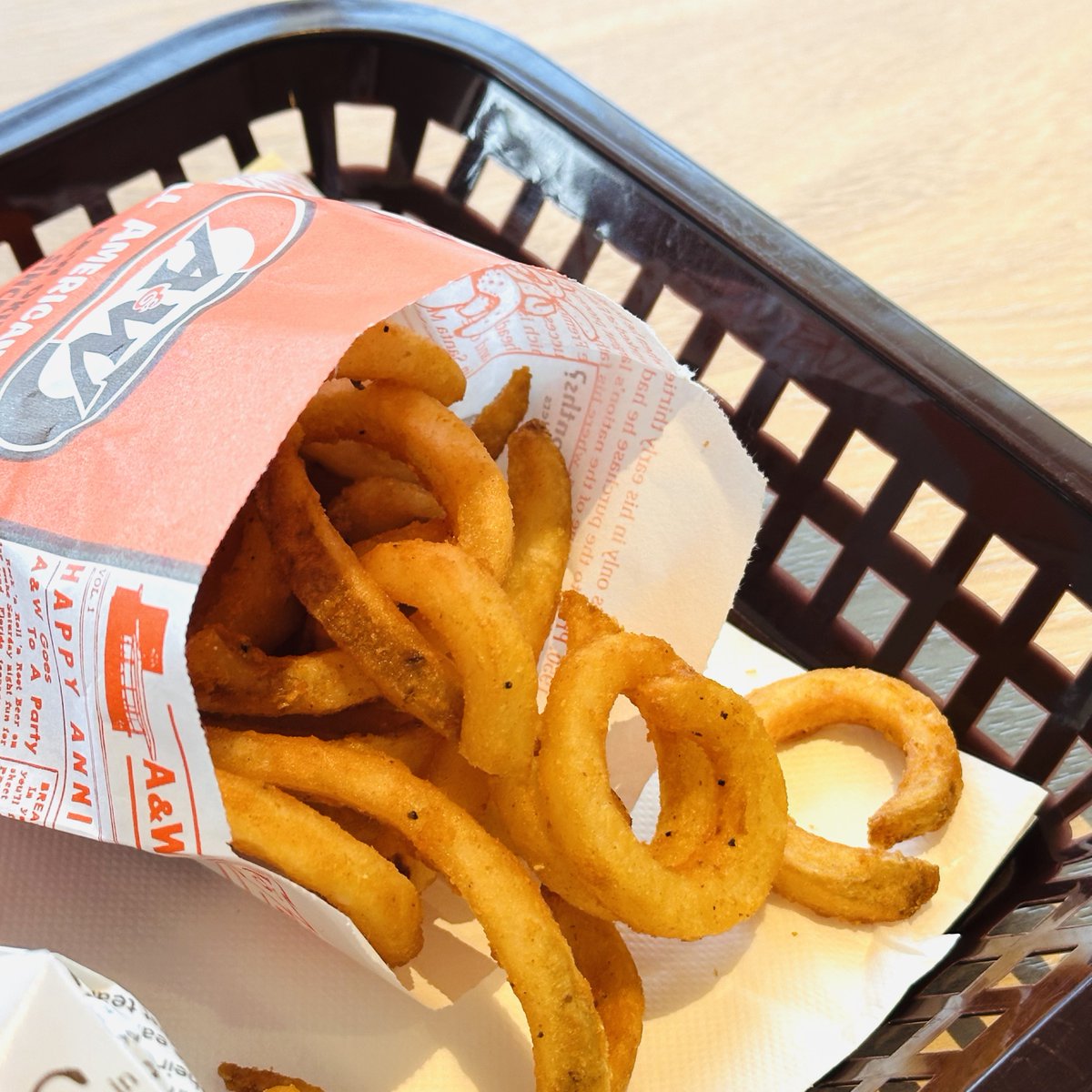 AW_Okinawa's tweet photo. カーリーフライ好きですか？🍟
ㅤ
大好き！という方は、「🍟」でコメントして教えてね♩

#aandw #エンダー
