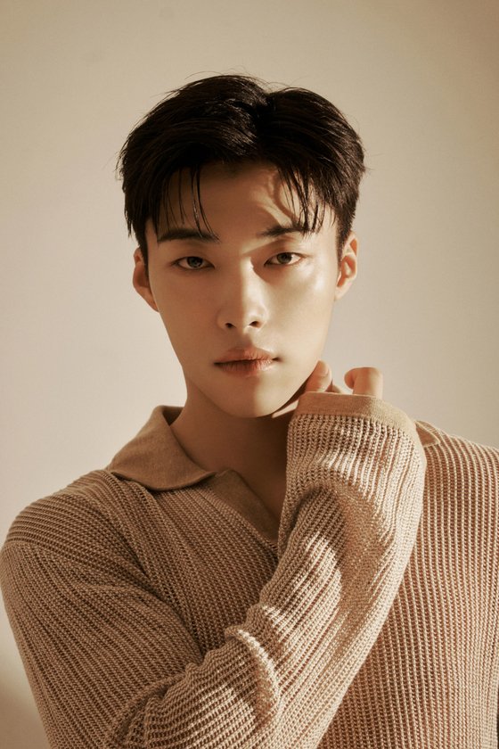 hwahyo11's tweet photo. [단독] 채수빈, '꽃은 미끼야' 주인공‥우도환과 로맨스
https://t.co/y61KJSQq4Z

선천적 사이코패스 권채우와 사랑을 믿지 않는 나무 의사 소이연이 만난 내용
사랑이라는 감정을 느낄 수 없는 남자와 사랑이 거대한 환상에 불과하다는 것을 잘 알고 있는 한 여자의 사랑에 관한 이야기 https://t.co/OLM2VVEtL4