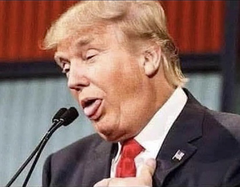 WineChetah's tweet photo. Trump: "Total control. We have total control over everything. This is just the beginning of America's golden age. We are in America's golden age."
Trump is the root of the evil, turning a free America into a source of profit for his family. https://t.co/cyBZ0i85nq